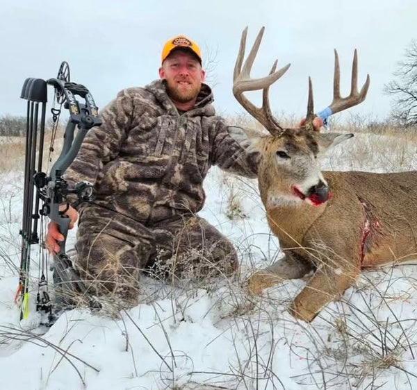 Why Wool Hunting Clothes Are Essential for Late Season Whitetails